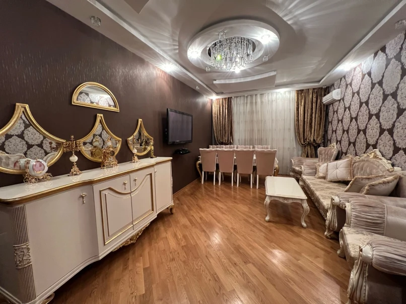 Satılır yeni tikili 3 otaqlı 100 m²,  8 Noyabr m.-1