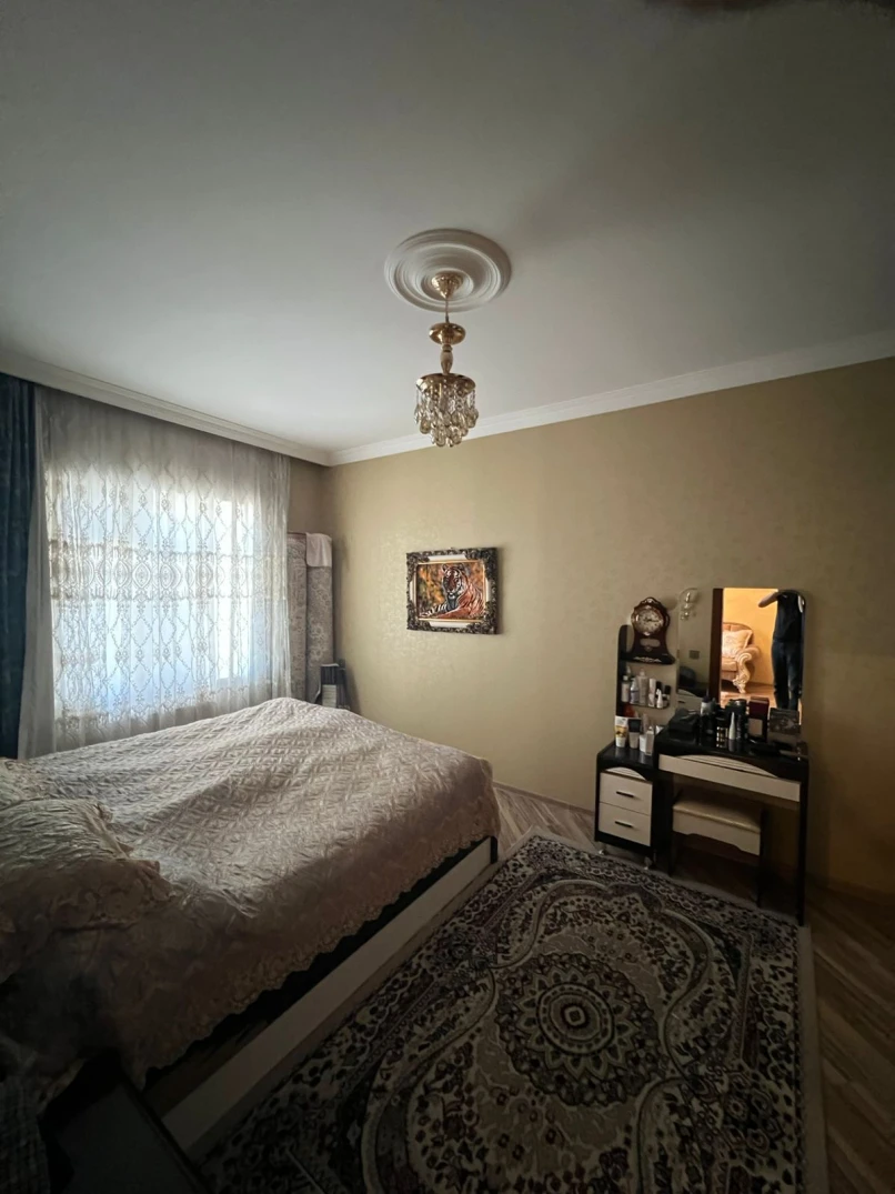 Satılır köhnə tikili 5 otaqlı 120 m²,  İnşaatçılar m.-1