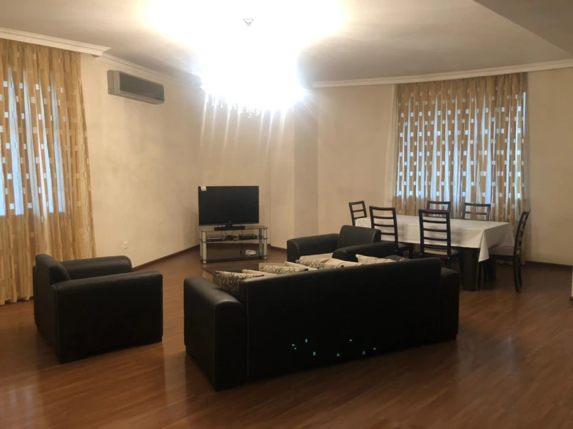 İcarə yeni tikili 3 otaqlı 135 m², Yasamal r.-1