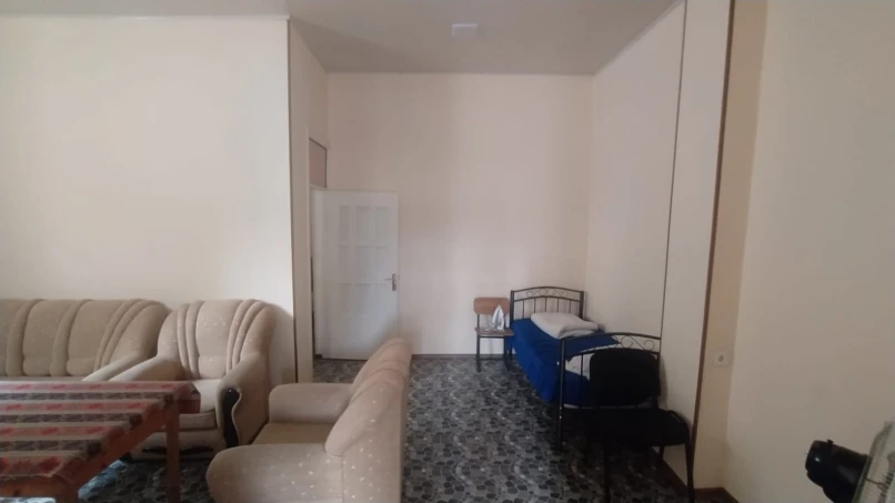 İcarə ev/villa 2 otaqlı 75 m², İnşaatçılar m.-1