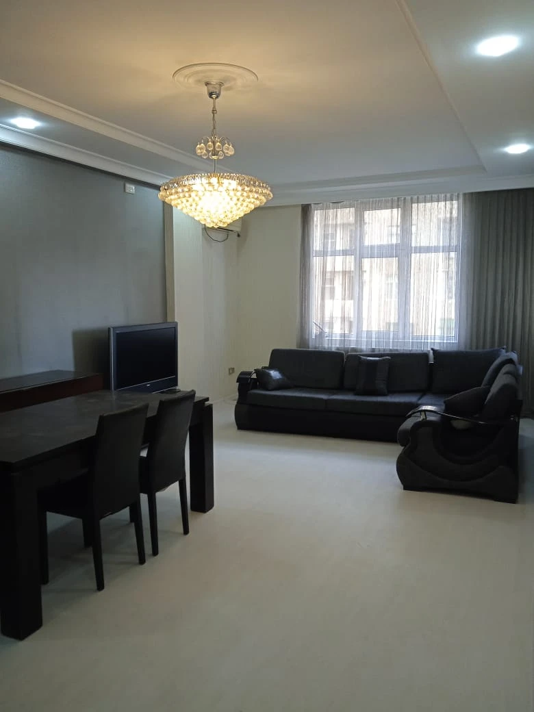 Satılır yeni tikili 2 otaqlı 90 m², İçəri Şəhər m.-1