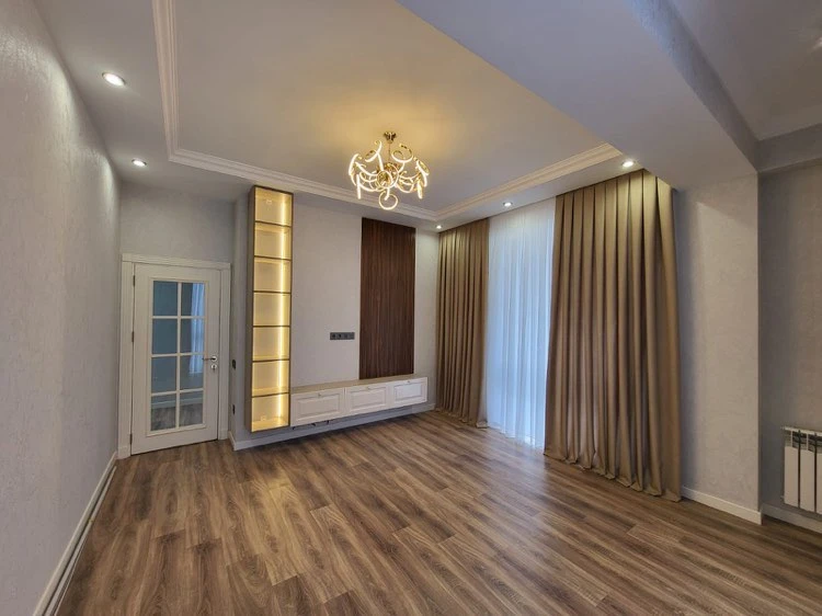 Satılır yeni tikili 2 otaqlı 75 m², Azadlıq prospekti m.-1