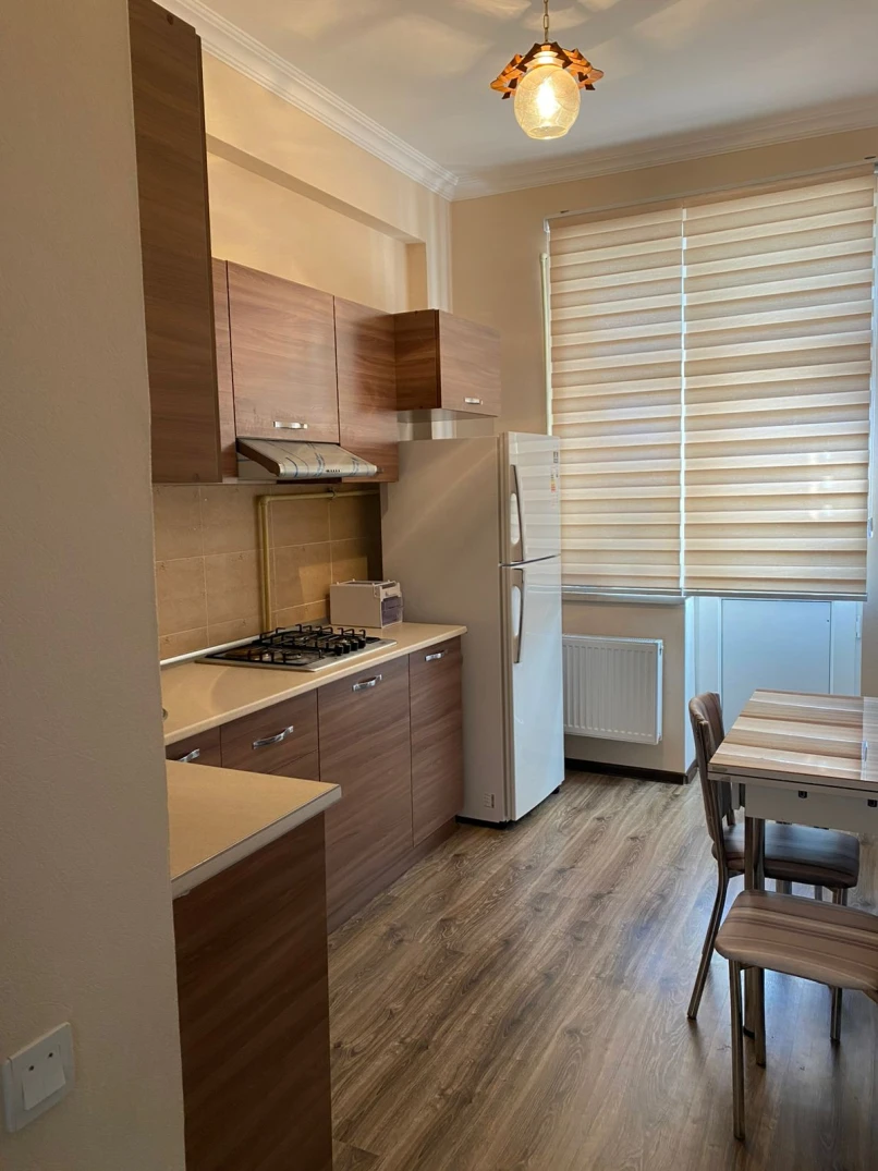 Satılır yeni tikili 2 otaqlı 60 m²,  İnşaatçılar m.-1