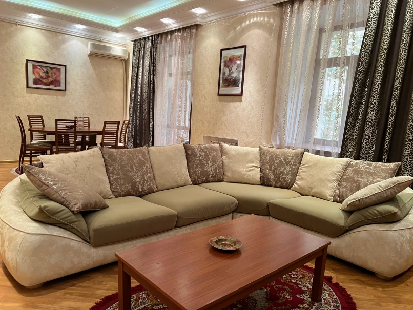 İcarə köhnə tikili 3 otaqlı 110 m²,  Səbail-1