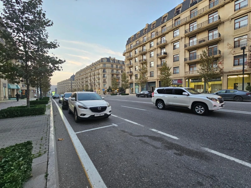 İcarə ofis 7 otaqlı 260 m²,  Şah İsmayıl Xətai m.-1