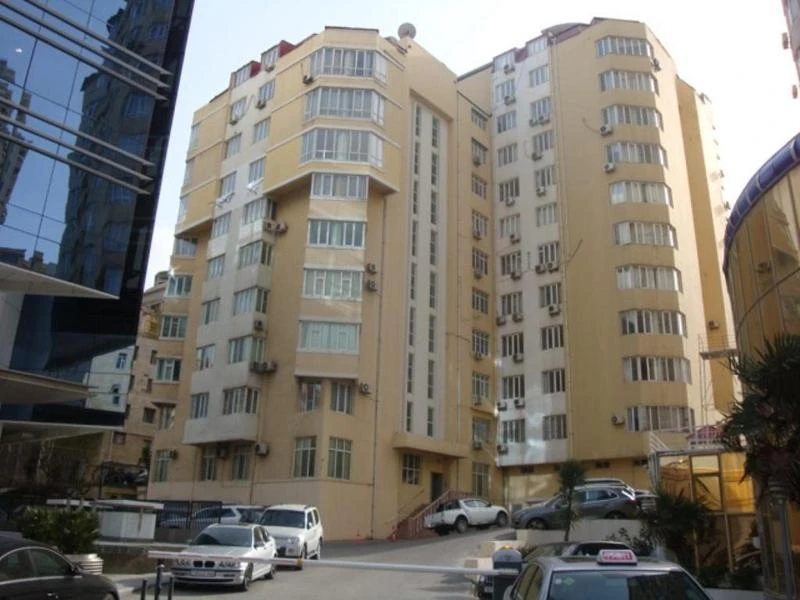 İcarə yeni tikili 4 otaqlı 150 m²,  28 May m.-1