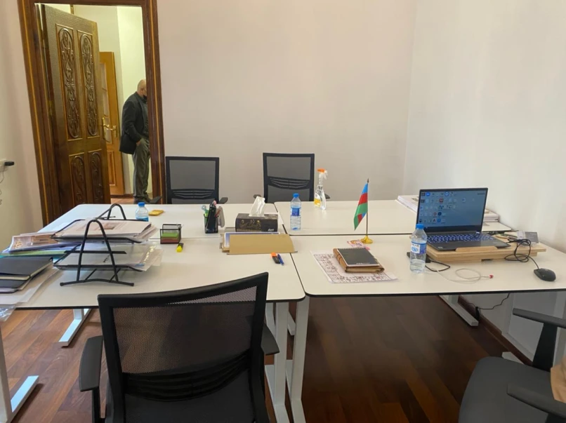 İcarə ofis 3 otaqlı 90 m², Səbail r.-1