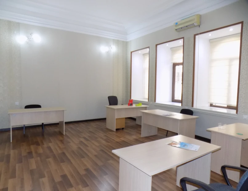 İcarə ofis 2 otaqlı 80 m², Səbail r.-1