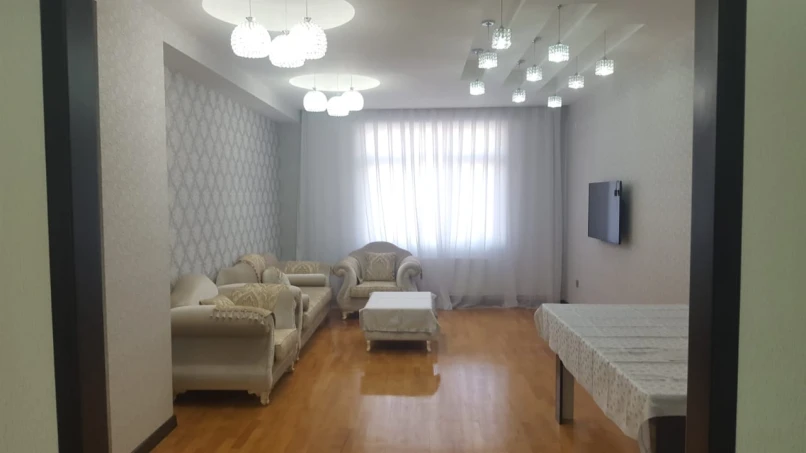 Satılır yeni tikili 3 otaqlı 135 m², Badamdar q.-1