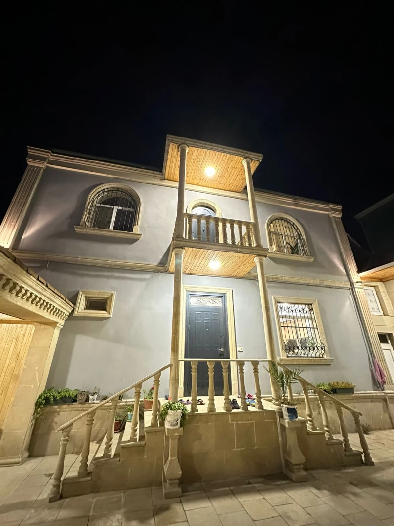 Satılır ev/villa 7 otaqlı 210 m², Bakıxanov q.-1
