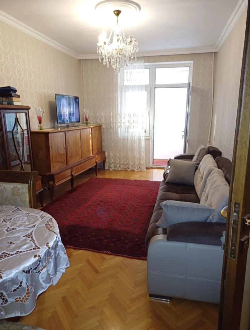 Satılır köhnə tikili 3 otaqlı 60 m²,  Azadlıq prospekti m.-1