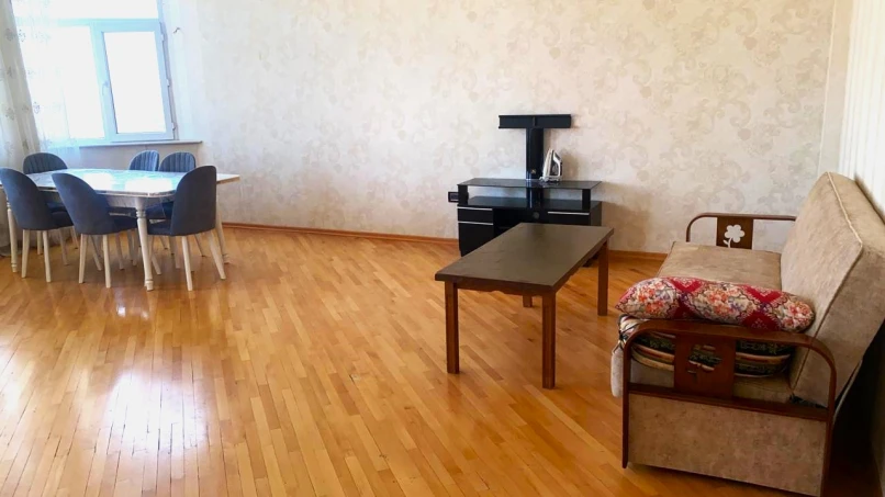 İcarə yeni tikili 3 otaqlı 160 m², 8 Noyabr m.-1