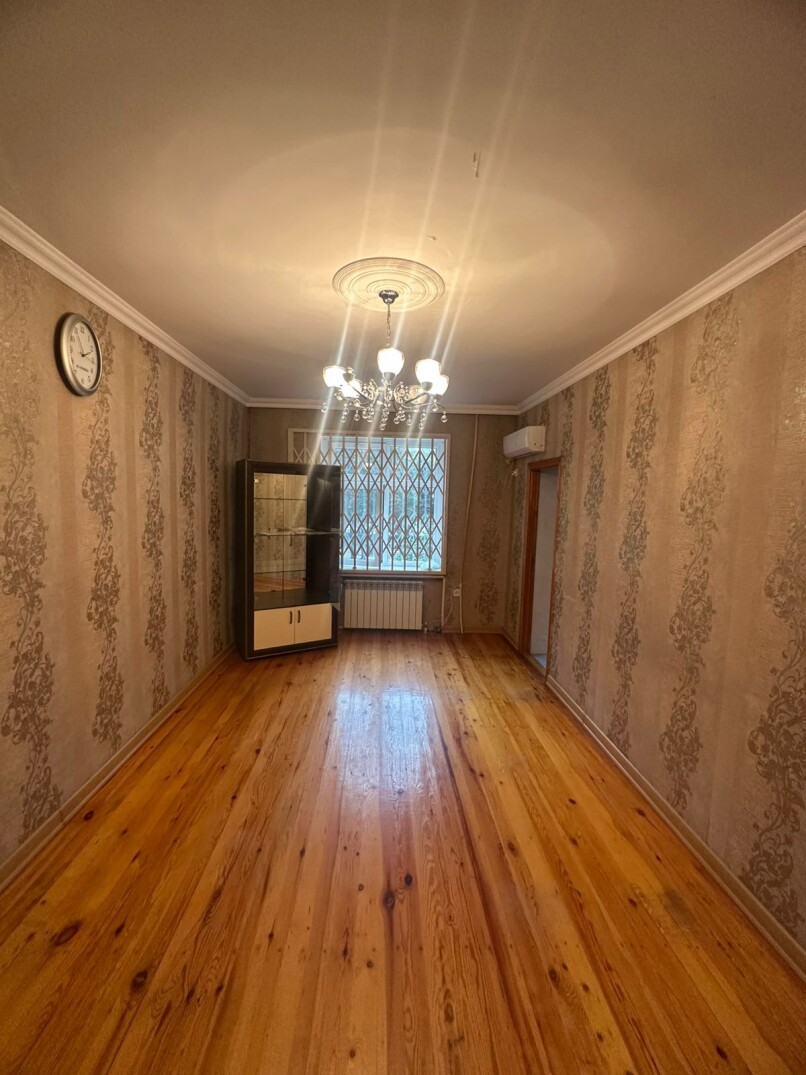 Satılır köhnə tikili 3 otaqlı 50 m², Həzi Aslanov m.-1 Satılır köhnə tikili 3 otaqlı 50 m², Həzi Aslanov m.-1