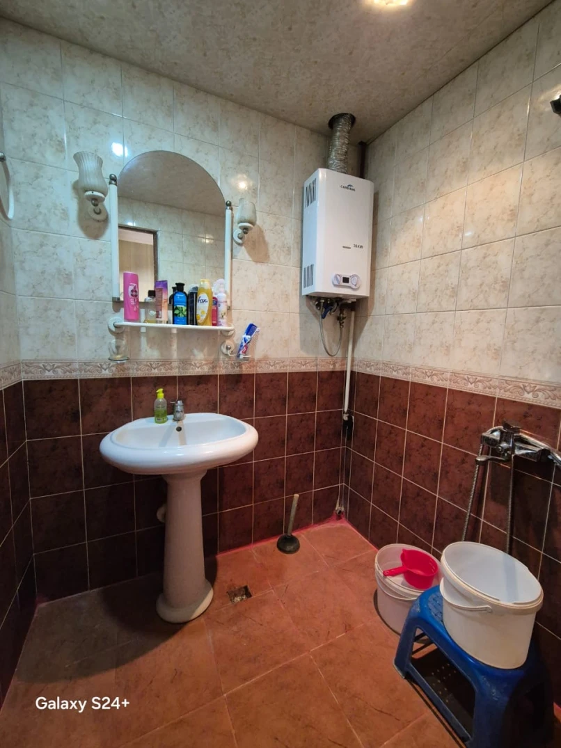 Satılır köhnə tikili 2 otaqlı 60 m²,  İnşaatçılar m.-1