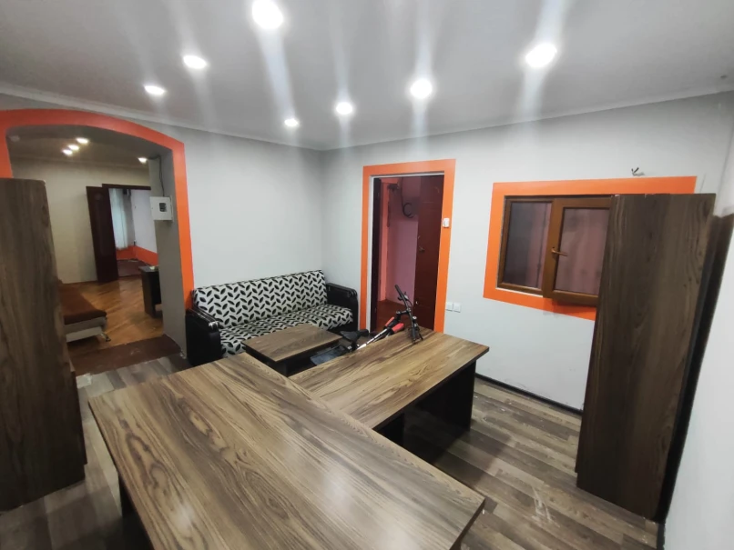 İcarə ofis 3 otaqlı 65 m²,  Sahil m.-1