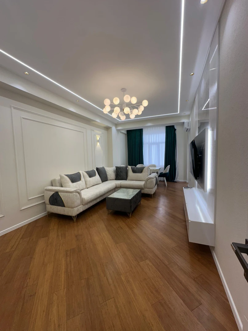 İcarə yeni tikili 2 otaqlı 70 m²,  28 May m.-1