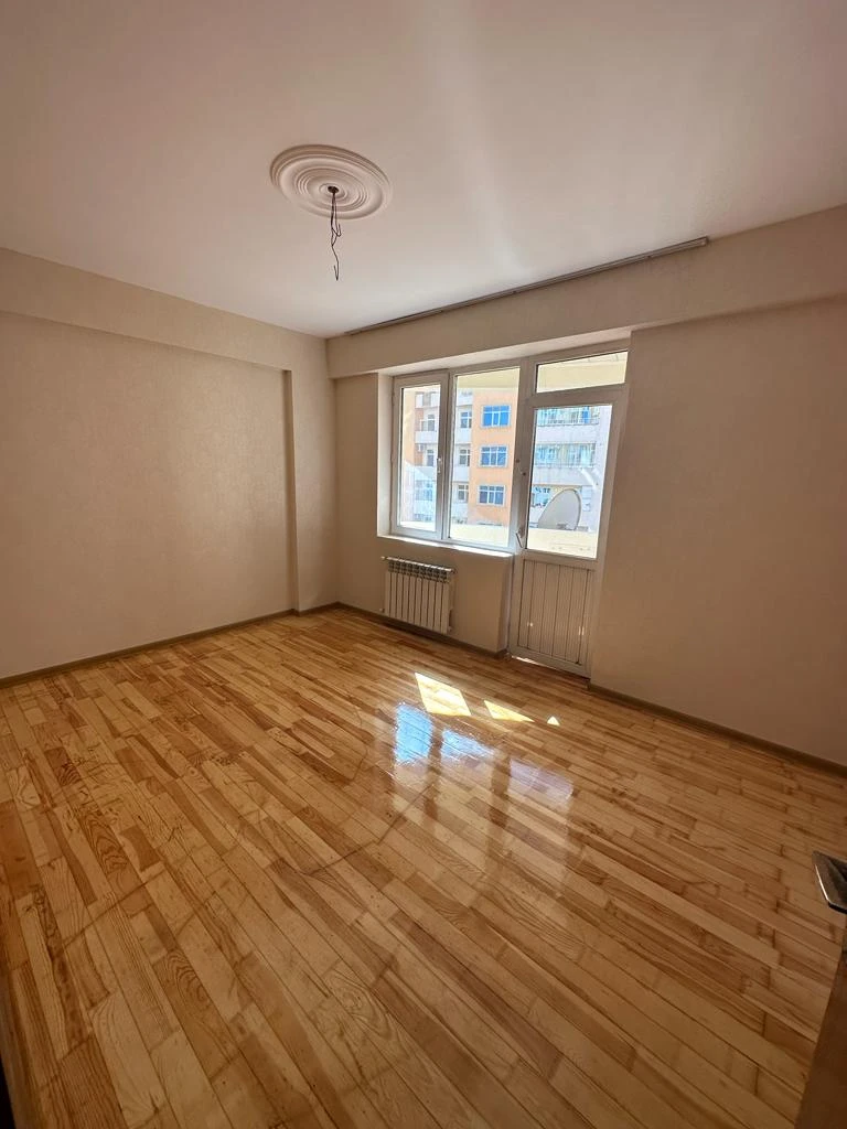 Satılır yeni tikili 3 otaqlı 83 m², İnşaatçılar m.-1