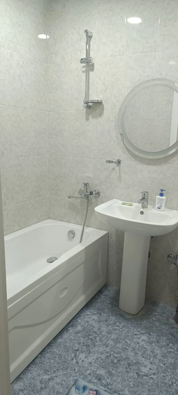 İcarə yeni tikili 2 otaqlı 60 m²,  İnşaatçılar m.-1