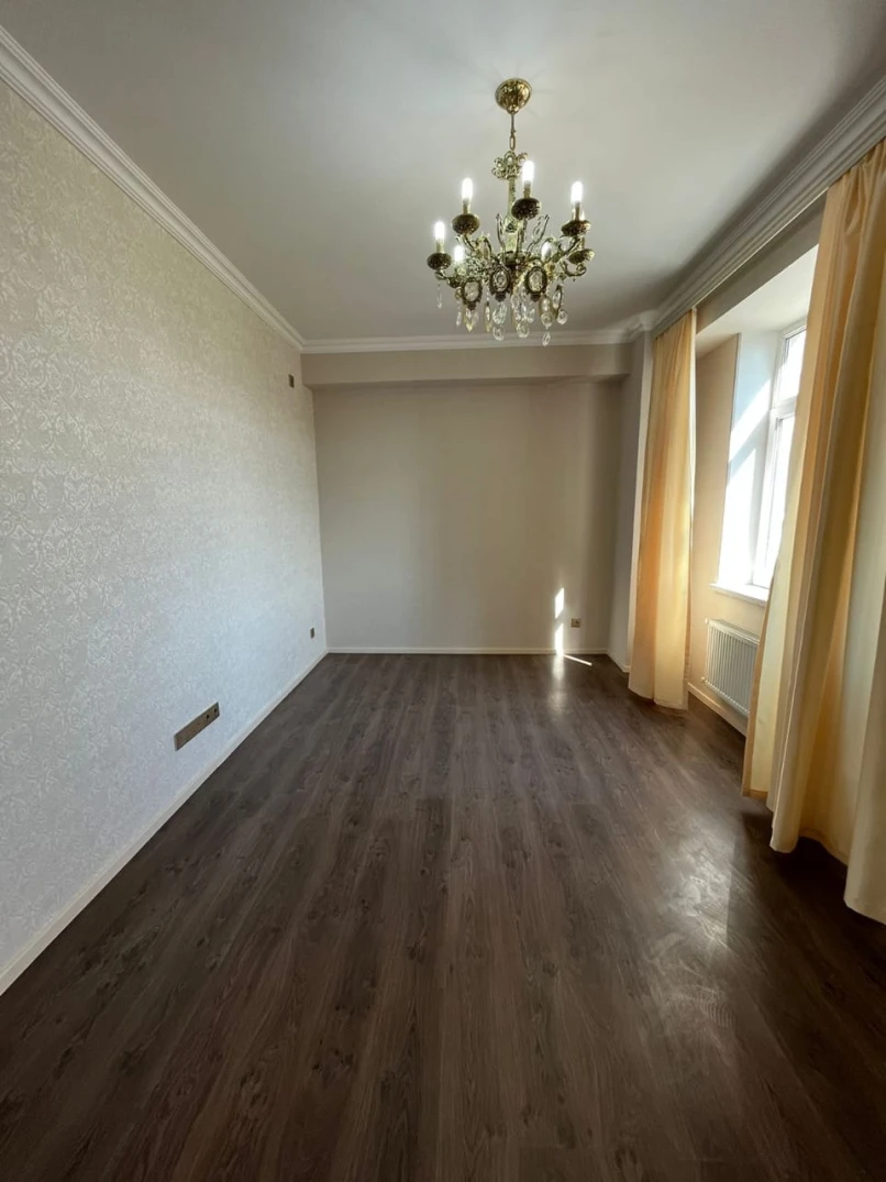 Satılır yeni tikili 2 otaqlı 60 m², İnşaatçılar m.-1