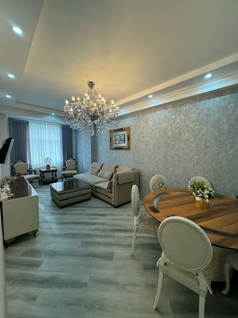 Satılır yeni tikili 3 otaqlı 123 m²,  Qara Qarayev m.-1