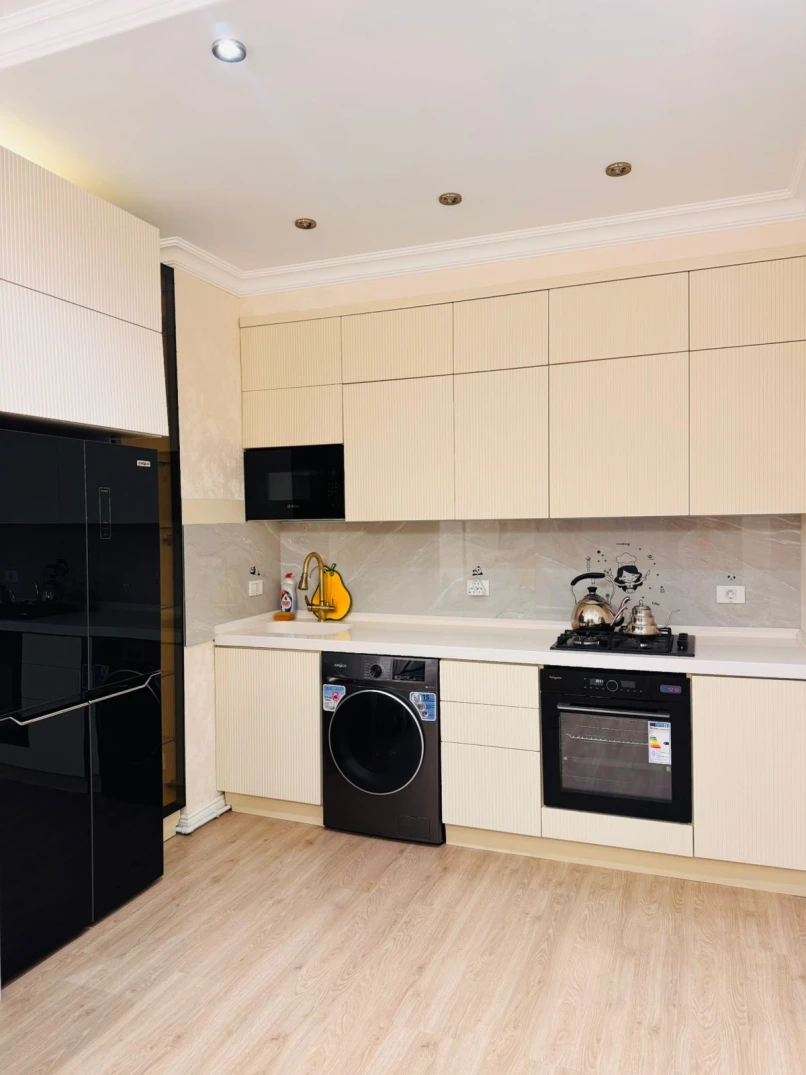 İcarə yeni tikili 2 otaqlı 66 m²,  Şah İsmayıl Xətai m.-1