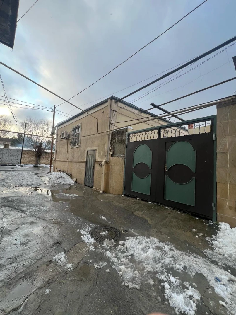 Satılır ev/villa 4 otaqlı 140 m², İnşaatçılar m.-1 Satılır ev/villa 4 otaqlı 140 m², İnşaatçılar m.-1