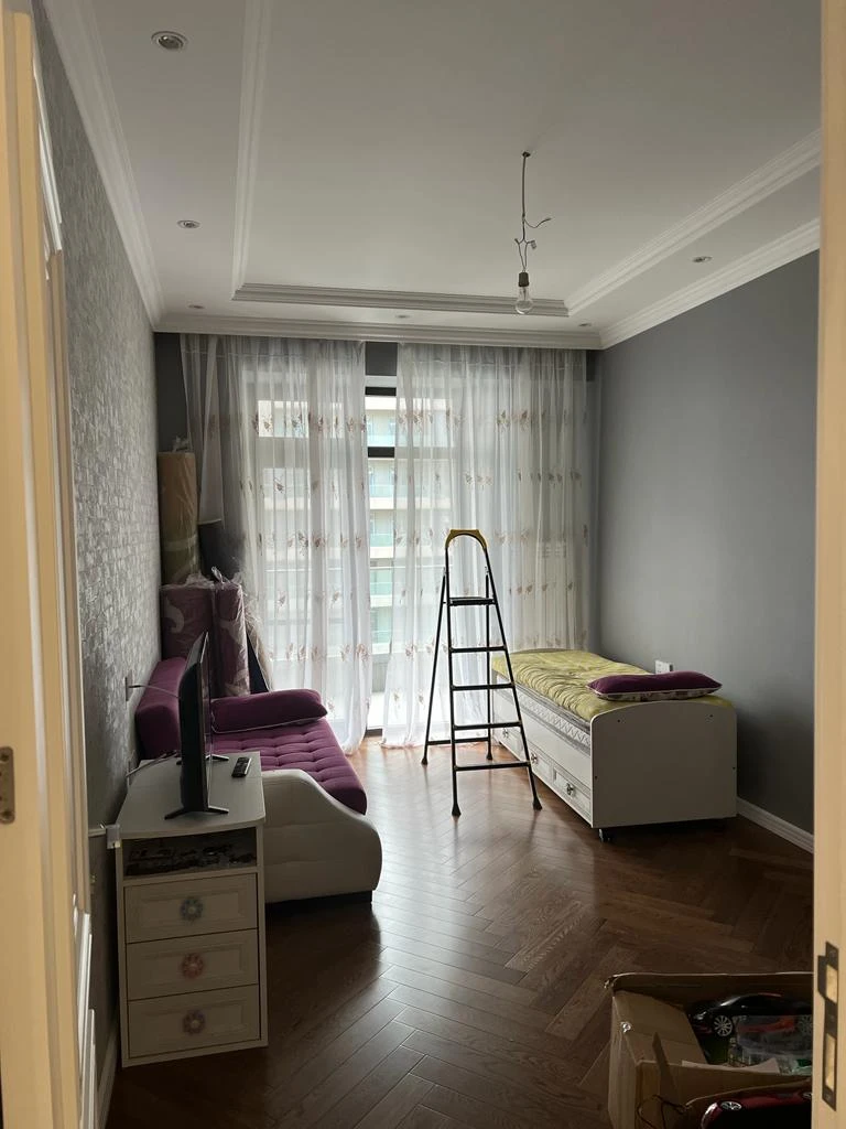 Satılır yeni tikili 3 otaqlı 147 m², İnşaatçılar m.-1