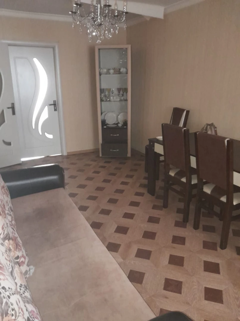 Satılır köhnə tikili 3 otaqlı 50 m², Elmlər Akademiyası m.-1