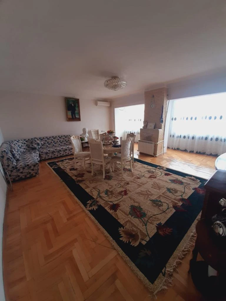 Satılır köhnə tikili 5 otaqlı 130 m²,  İnşaatçılar m.-1