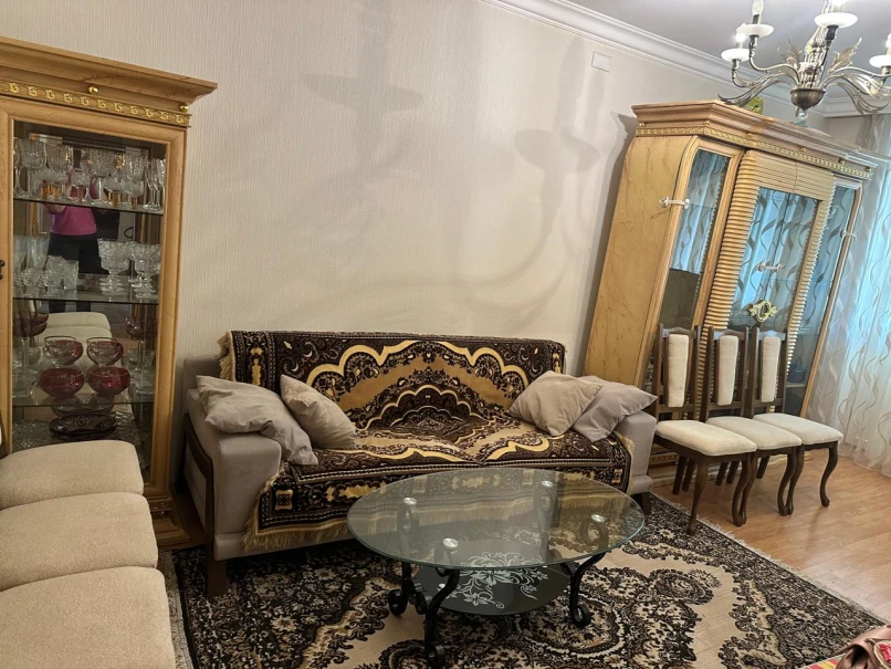 Satılır köhnə tikili 3 otaqlı 80 m², Memar Əcəmi m.-1 Satılır köhnə tikili 3 otaqlı 80 m², Memar Əcəmi m.-1
