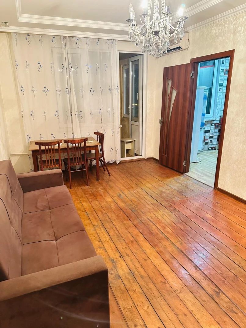Satılır köhnə tikili 2 otaqlı 45 m²,  Dərnəgül m.-1