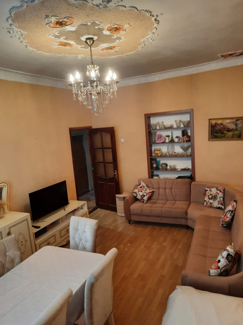 Satılır köhnə tikili 3 otaqlı 70 m², Badamdar q.-1