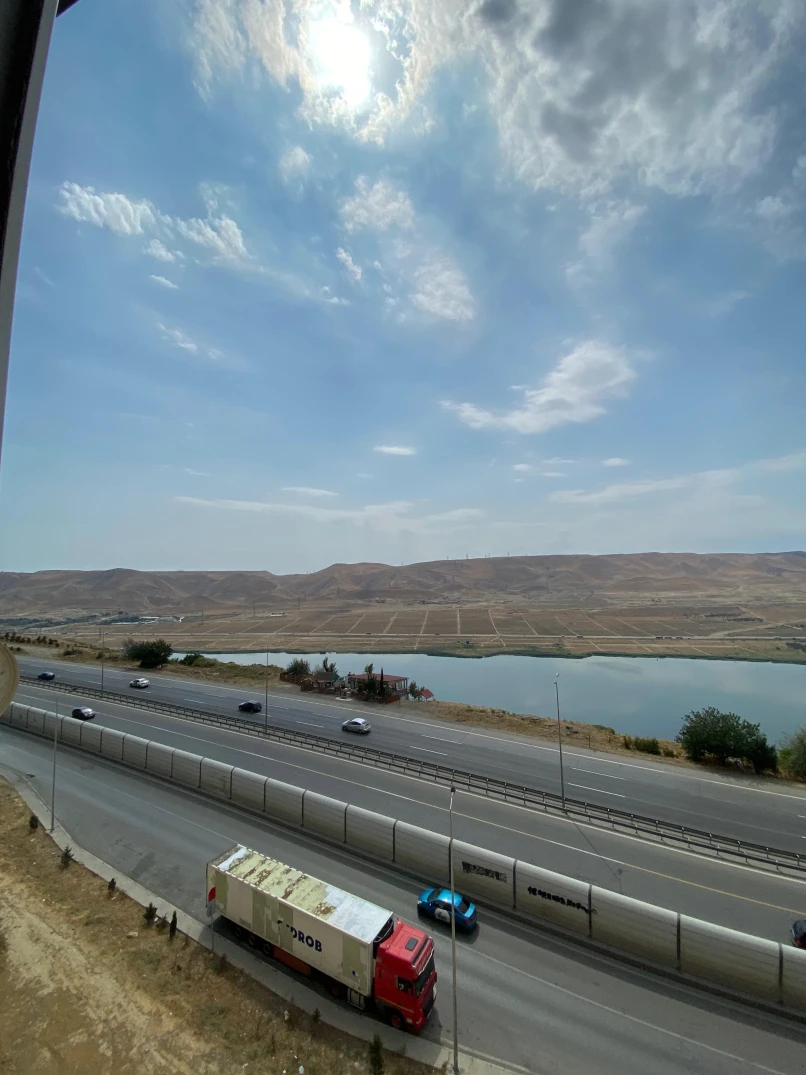 Satılır köhnə tikili 2 otaqlı 60 m²,  İnşaatçılar m.-1