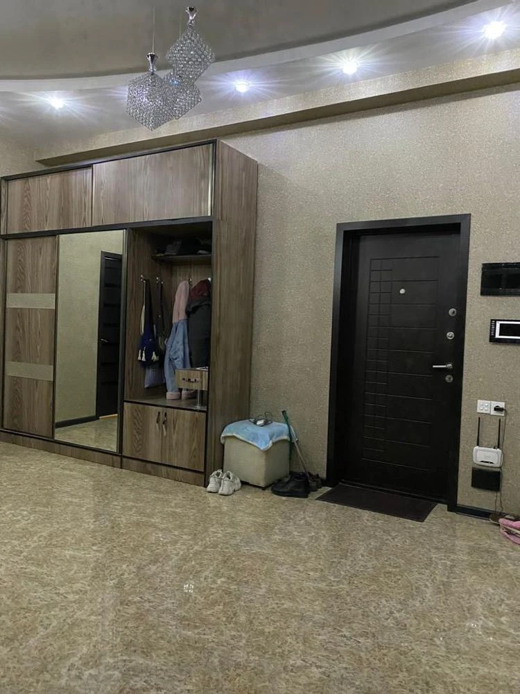 Satılır yeni tikili 3 otaqlı 135 m², Şah İsmayıl Xətai m.-1