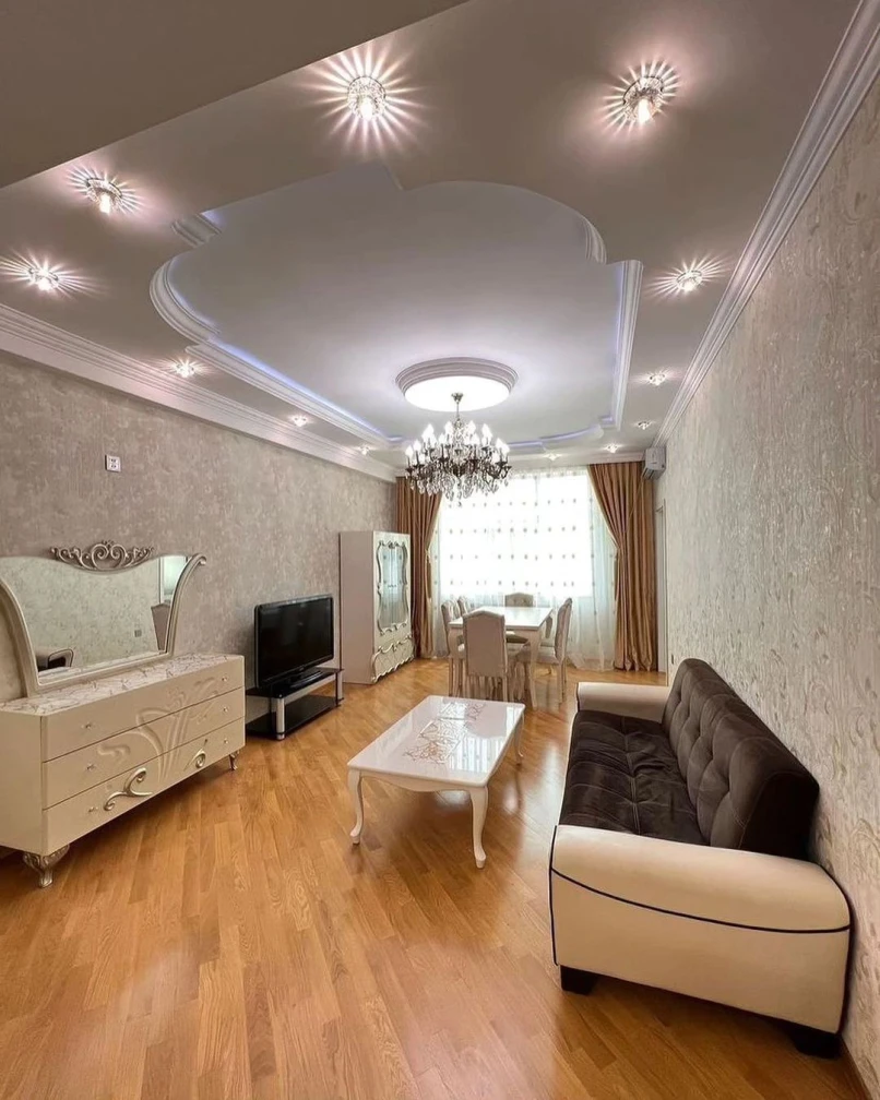 Satılır yeni tikili 2 otaqlı 90 m², Neftçilər m.-1