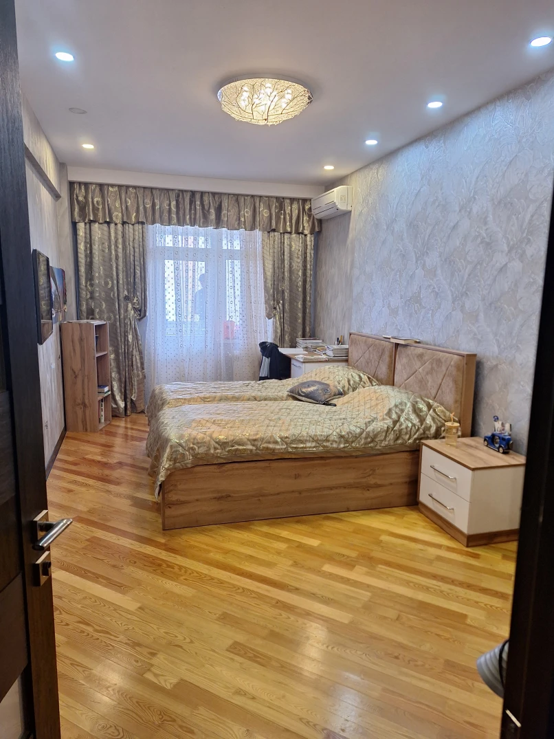 Satılır yeni tikili 2 otaqlı 91 m², Qara Qarayev m.-1 Satılır yeni tikili 2 otaqlı 91 m², Qara Qarayev m.-1