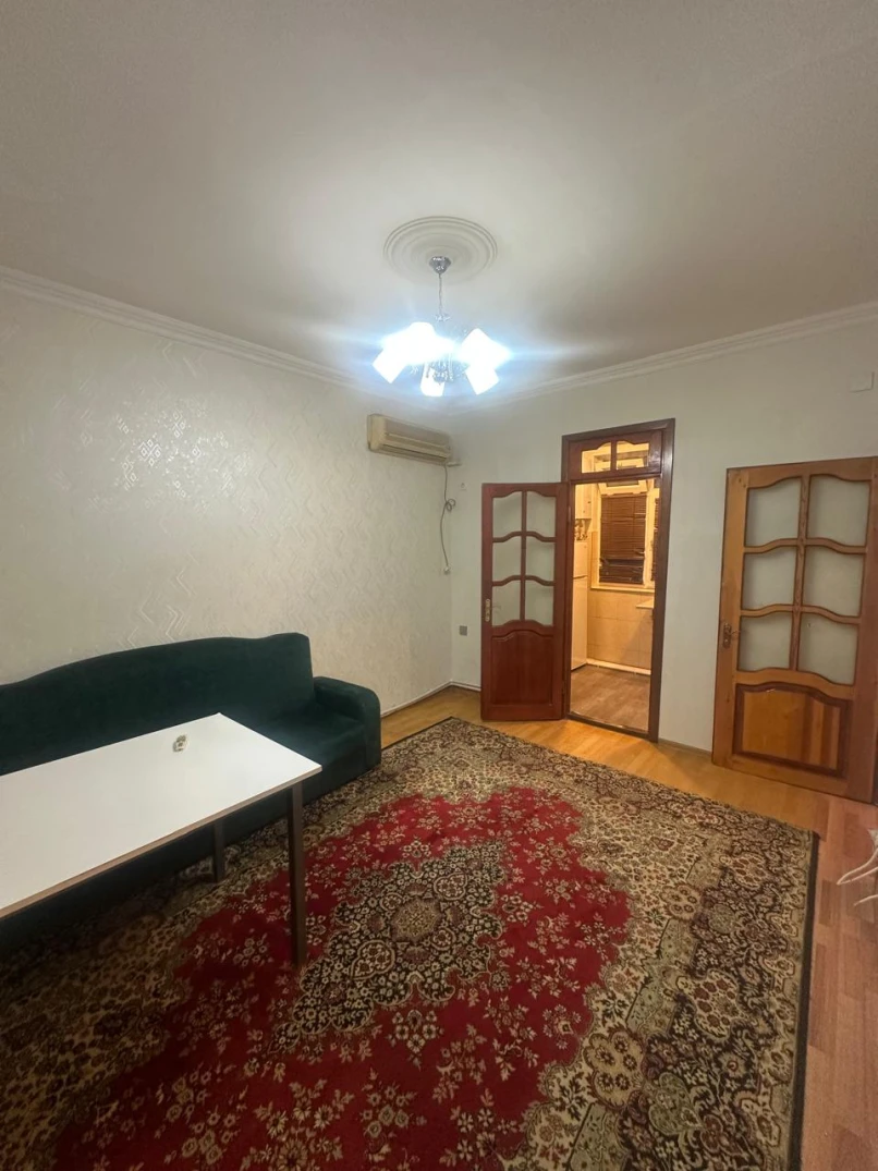 Satılır köhnə tikili 2 otaqlı 42 m²,  20 yanvar m.-1