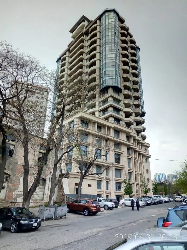 İcarə yeni tikili 4 otaqlı 190 m²,  Yasamal-1