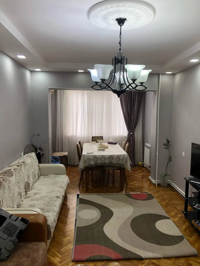 Satılır köhnə tikili 3 otaqlı 80 m², İnşaatçılar m.-1