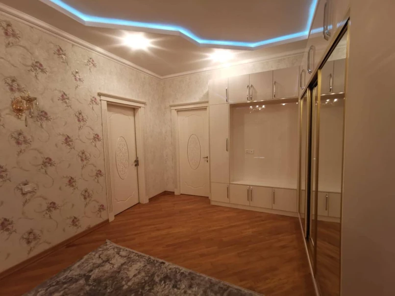 İcarə yeni tikili 3 otaqlı 170 m², İnşaatçılar m.-1