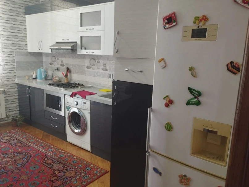 İcarə yeni tikili 2 otaqlı 90 m², İnşaatçılar m.-1