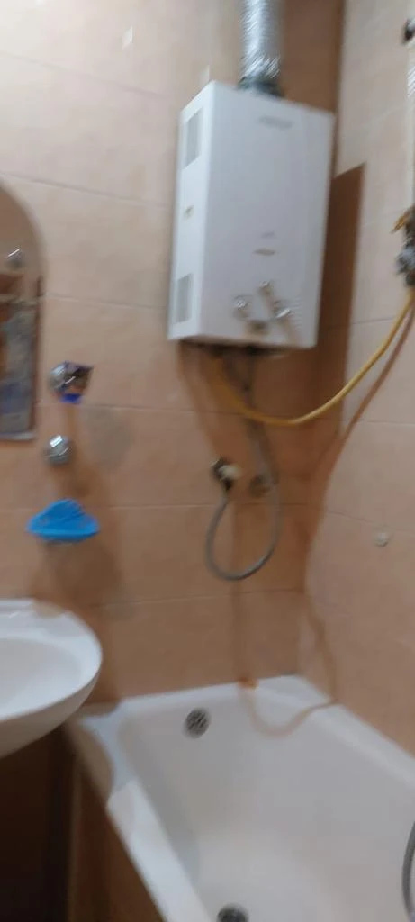 İcarə köhnə tikili 2 otaqlı 60 m², İnşaatçılar m.-1