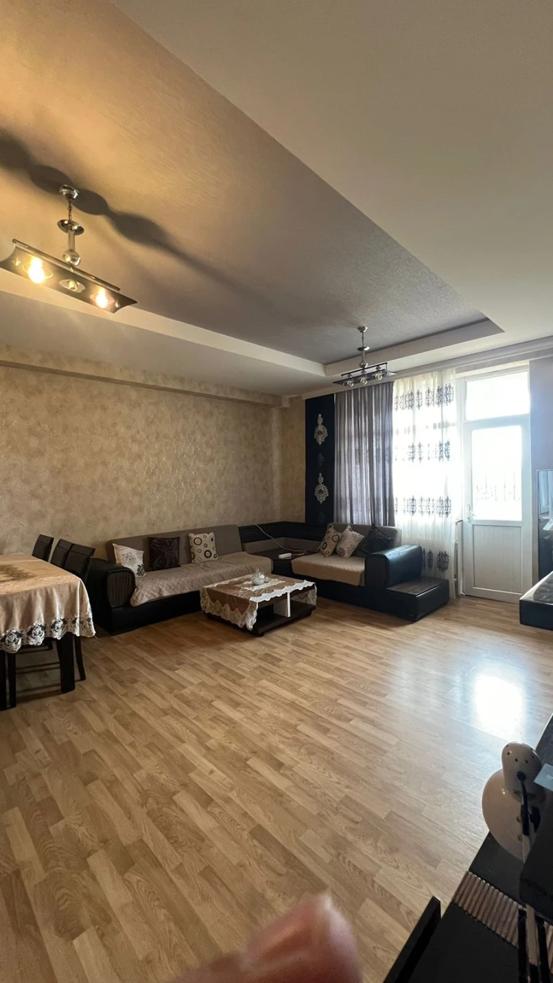 Satılır yeni tikili 3 otaqlı 123 m², Neftçilər m.-1