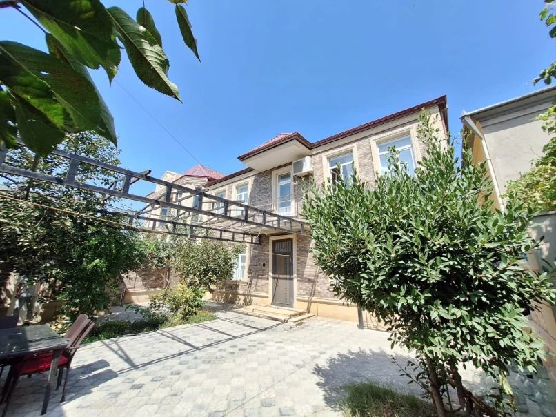 Satılır ev/villa 7 otaqlı 330 m²,  Azadlıq prospekti m.-1