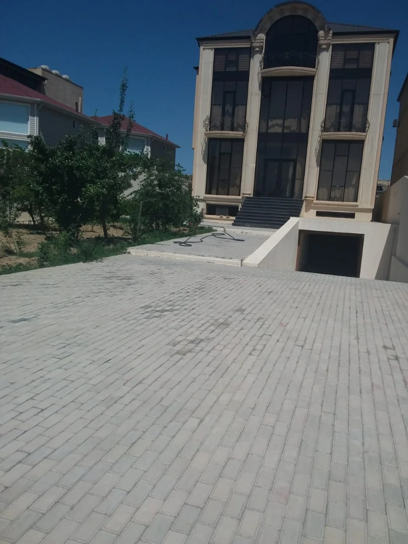 Satılır ev/villa 11 otaqlı 630 m², Badamdar q.-1