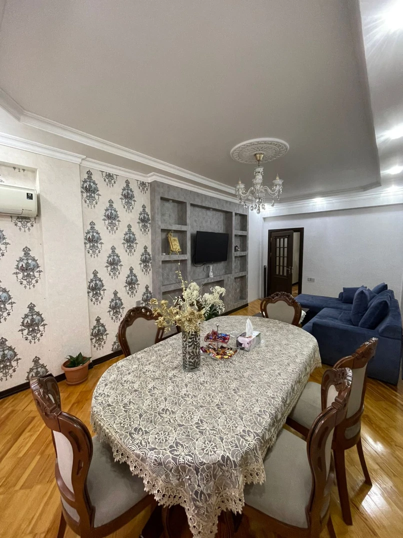 Satılır yeni tikili 3 otaqlı 120 m², İnşaatçılar m.-1