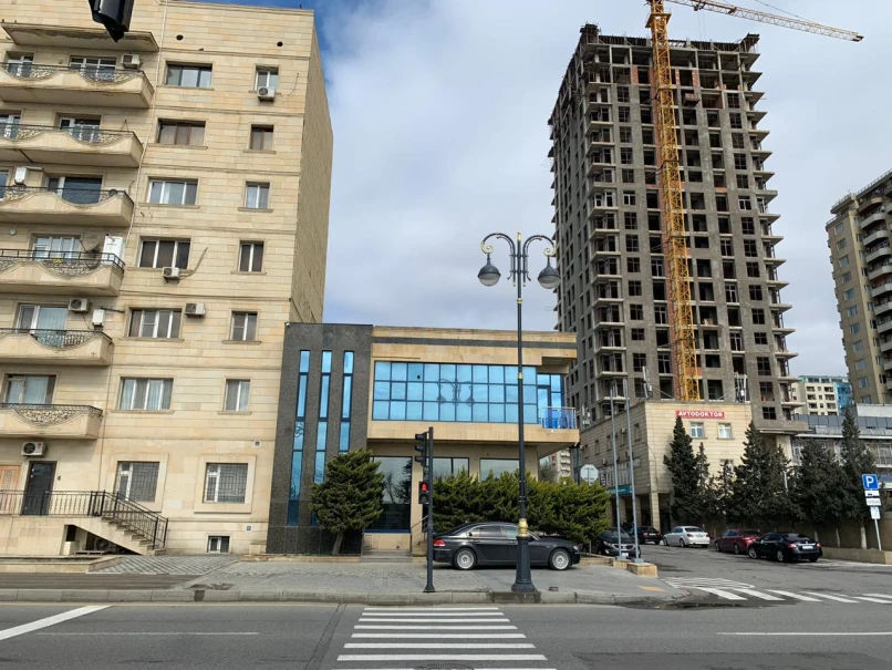 İcarə ofis 10 otaqlı 360 m²,  Şah İsmayıl Xətai m.-1