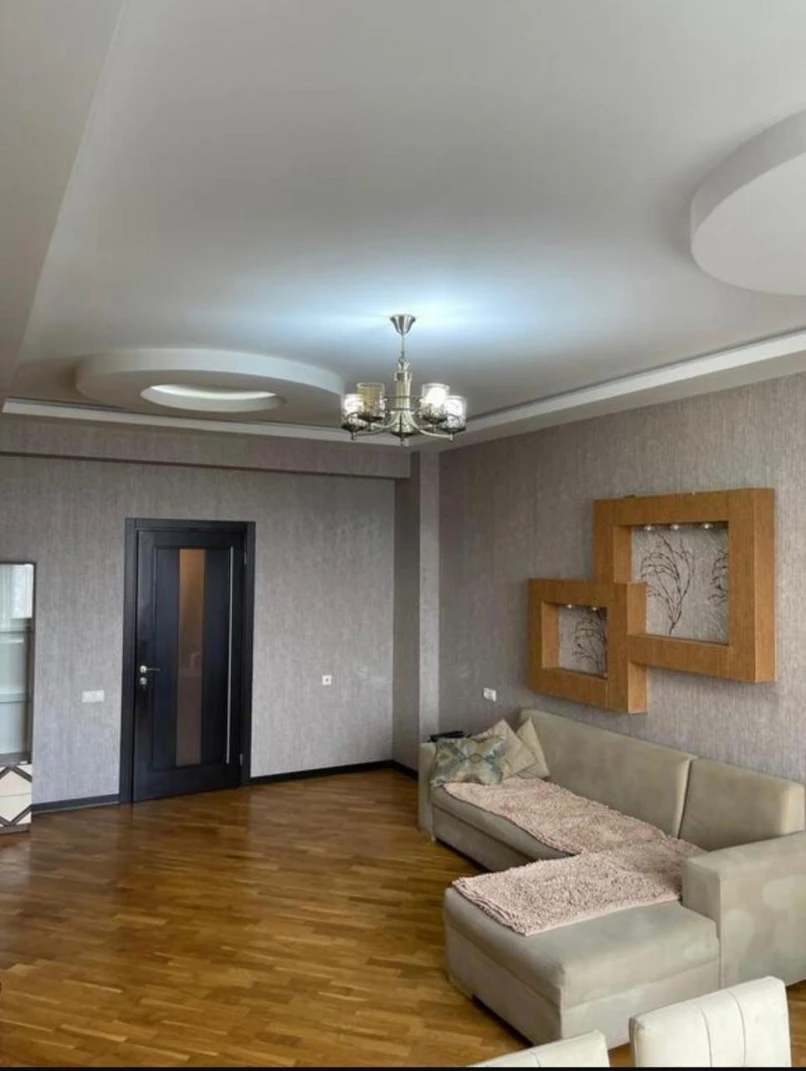 İcarə yeni tikili 3 otaqlı 101 m²,  Azadlıq prospekti m.-1