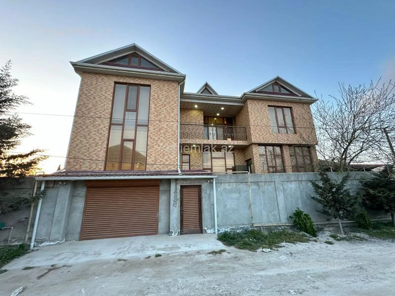 Satılır ev/villa 9 otaqlı 250 m², Binə q.-1