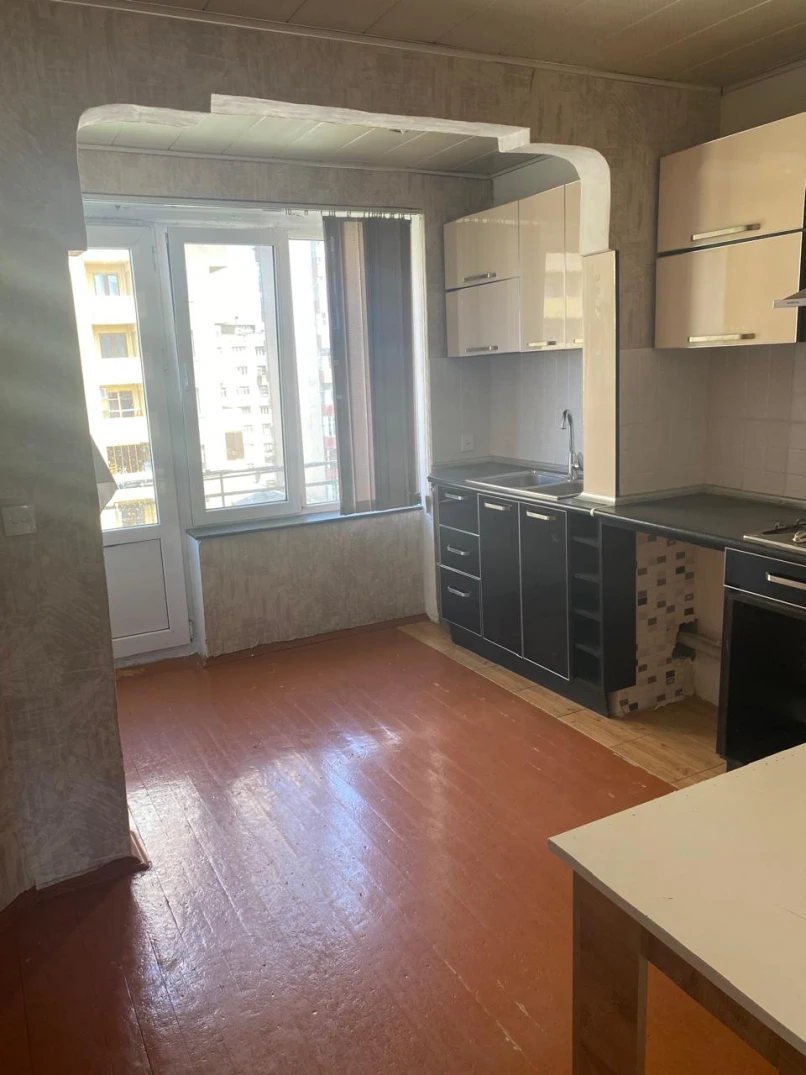 Satılır köhnə tikili 2 otaqlı 70 m², Əhmədli m.-1